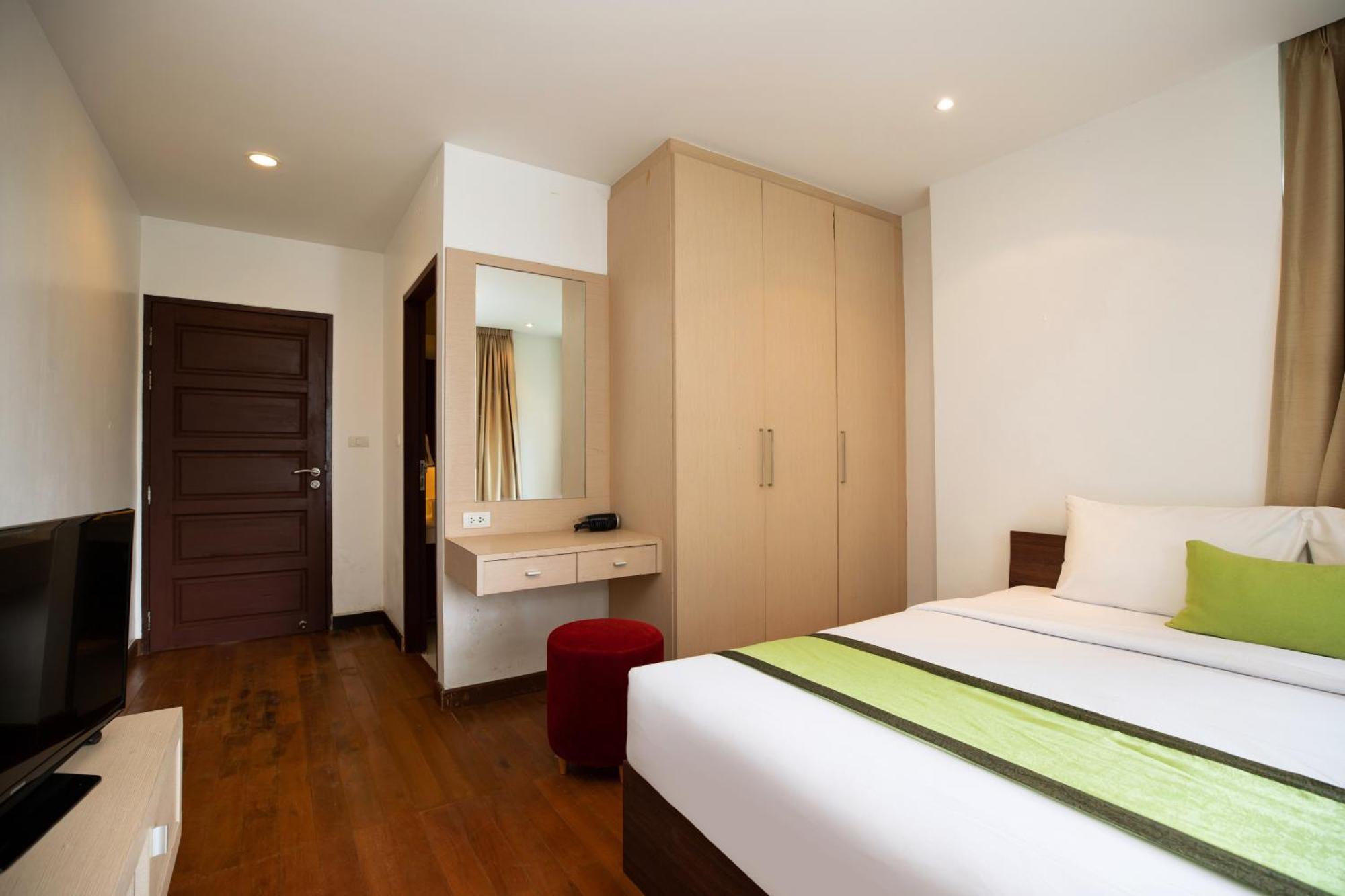 Icheck Inn Residences Patong Екстер'єр фото