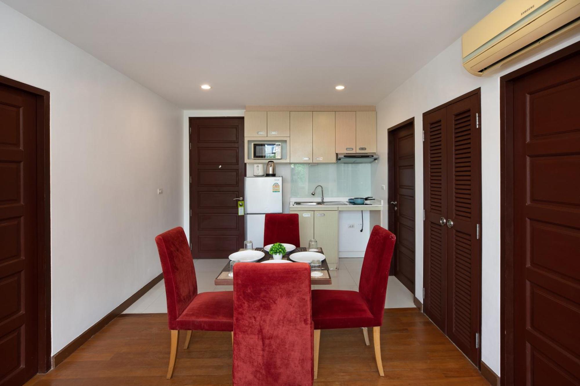 Icheck Inn Residences Patong Екстер'єр фото