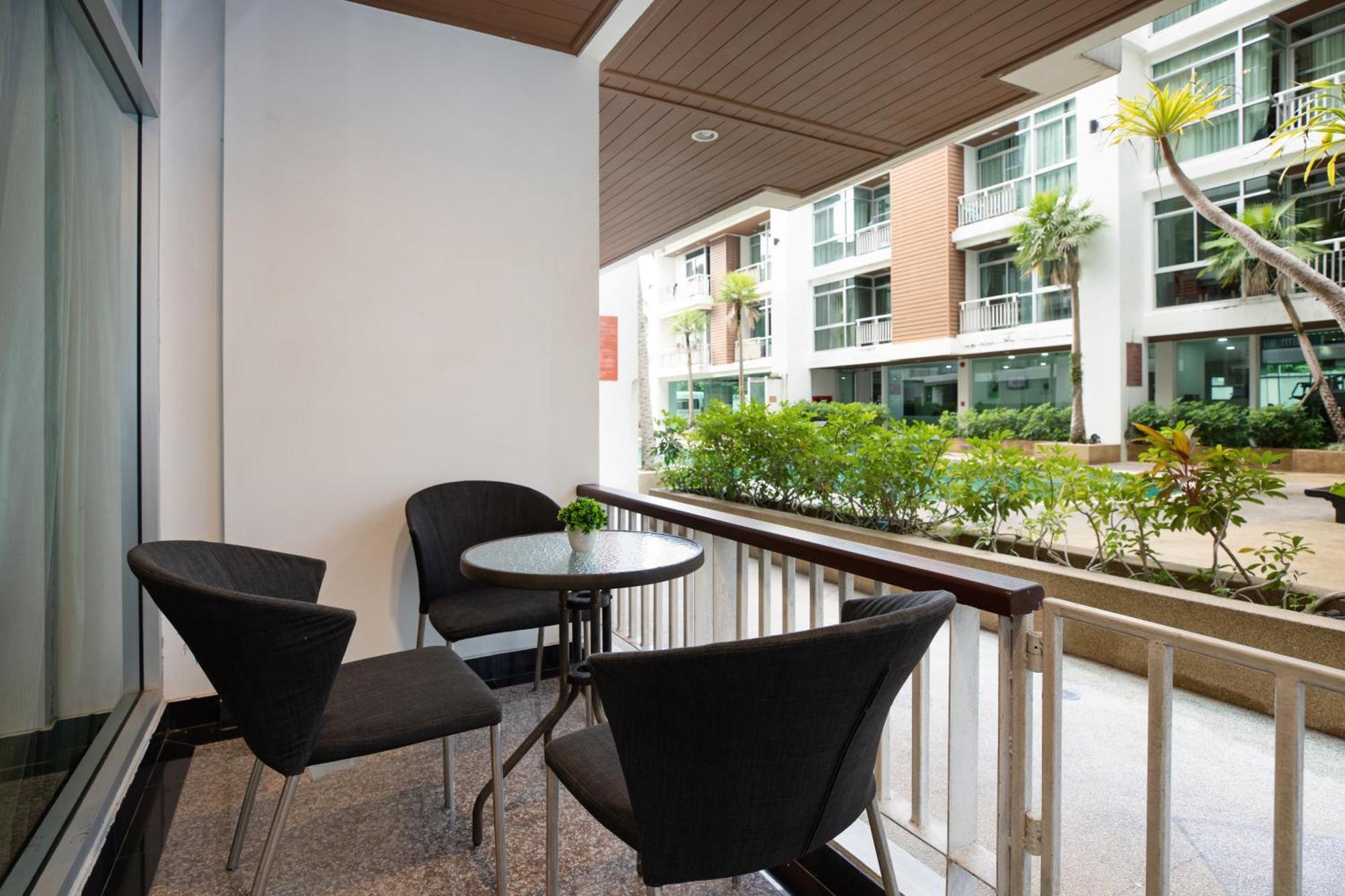 Icheck Inn Residences Patong Екстер'єр фото