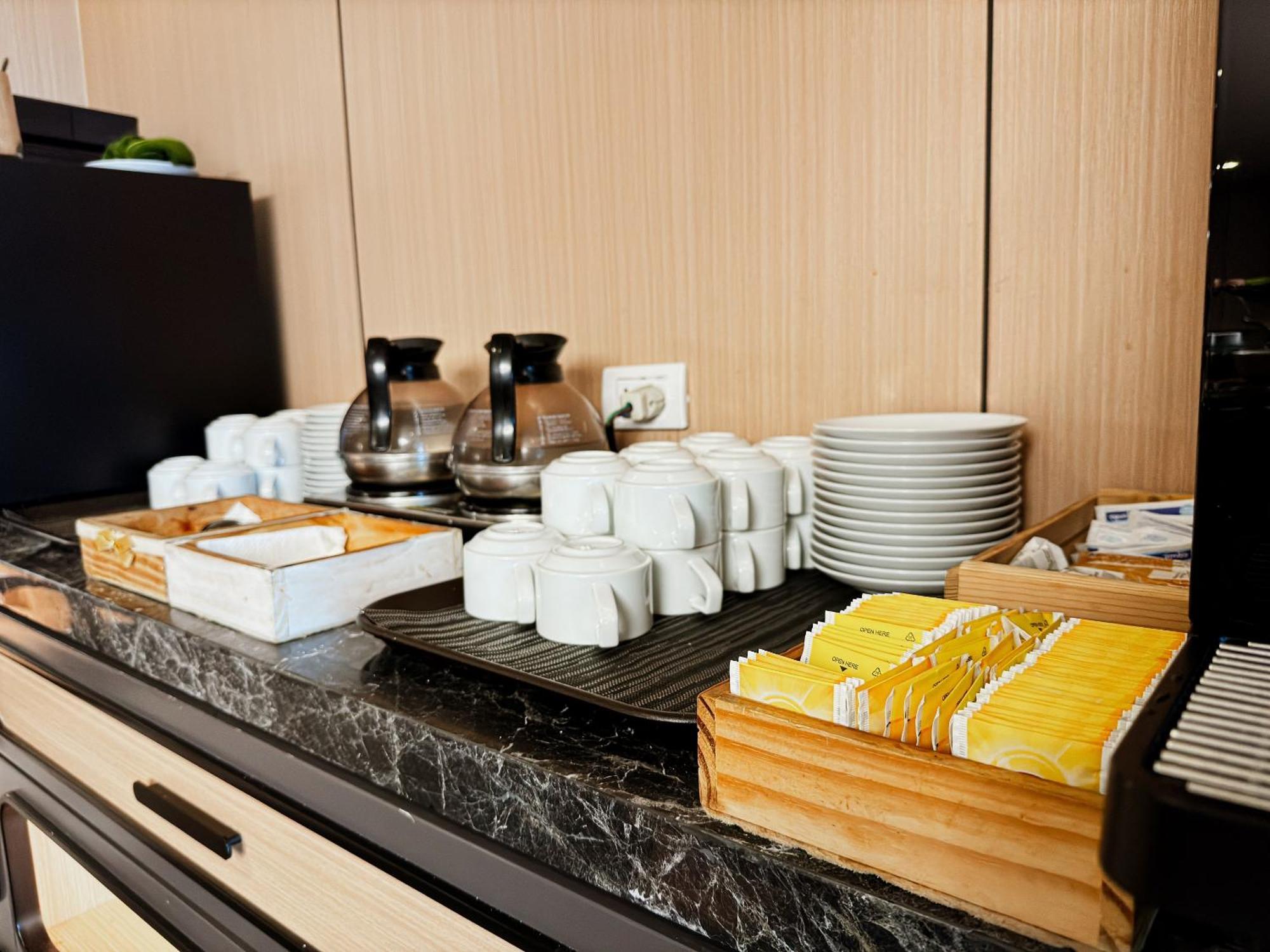 Icheck Inn Residences Patong Екстер'єр фото
